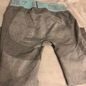 Gym shark light blue booty enhance legging